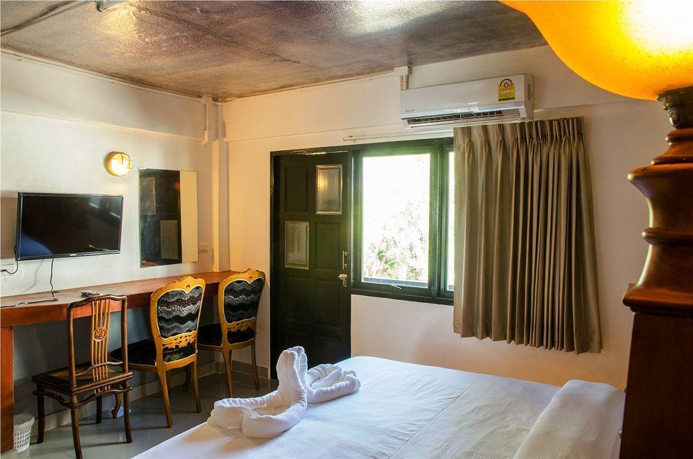 Khunsri Resort Art Boutique Hotel Паттая Екстер'єр фото