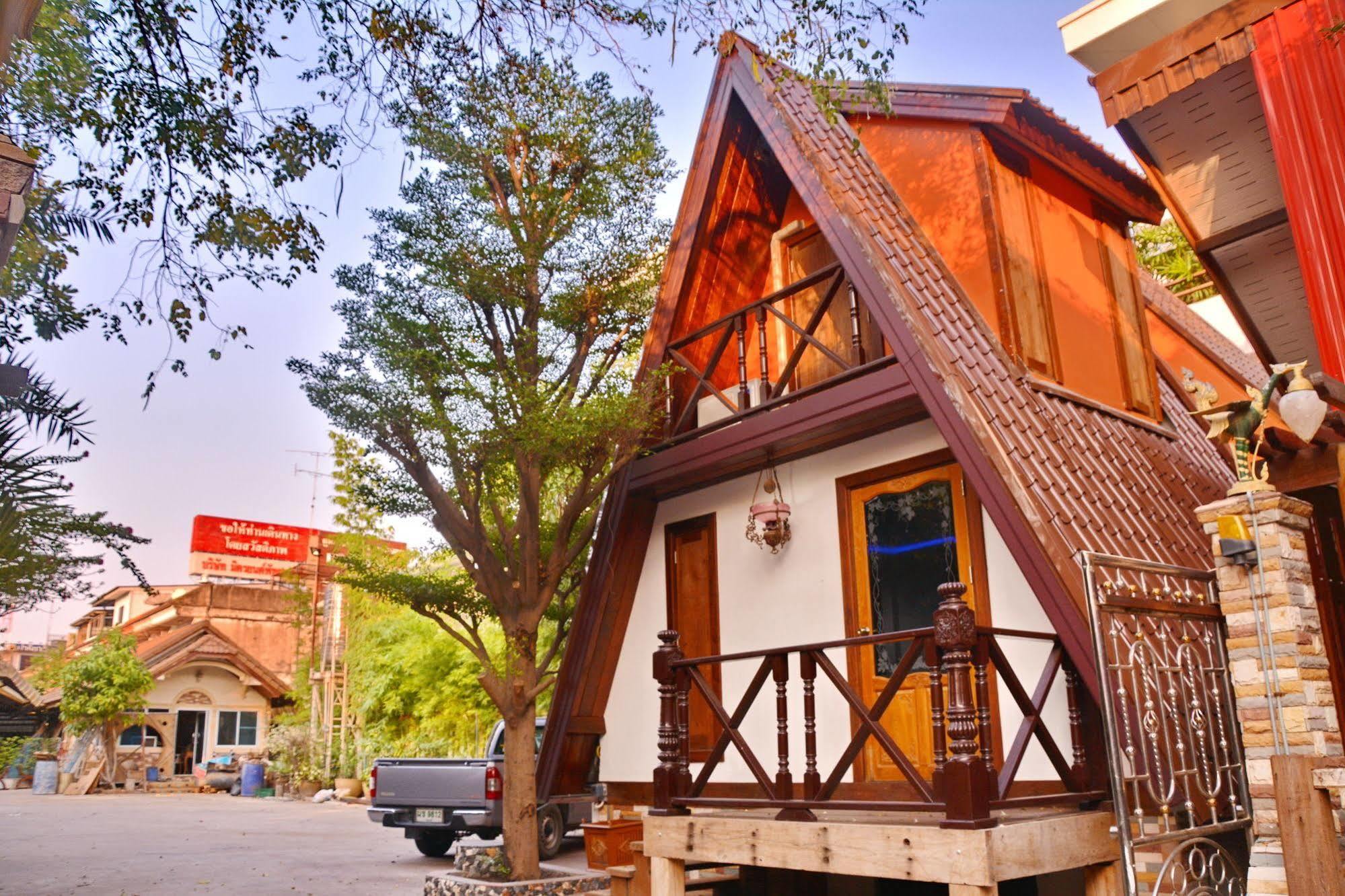 Khunsri Resort Art Boutique Hotel Паттая Екстер'єр фото