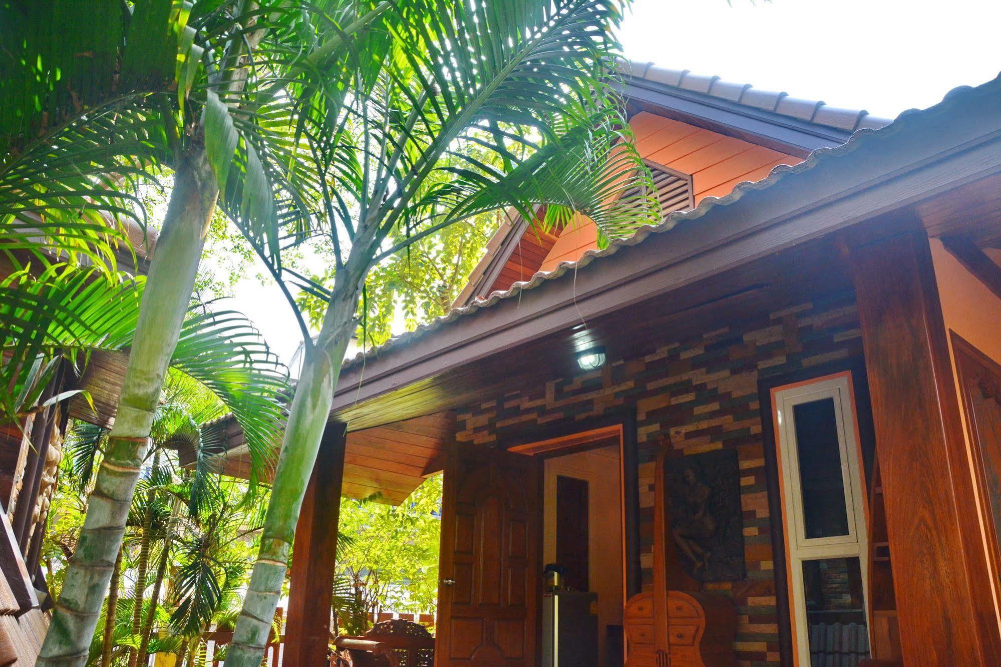 Khunsri Resort Art Boutique Hotel Паттая Екстер'єр фото