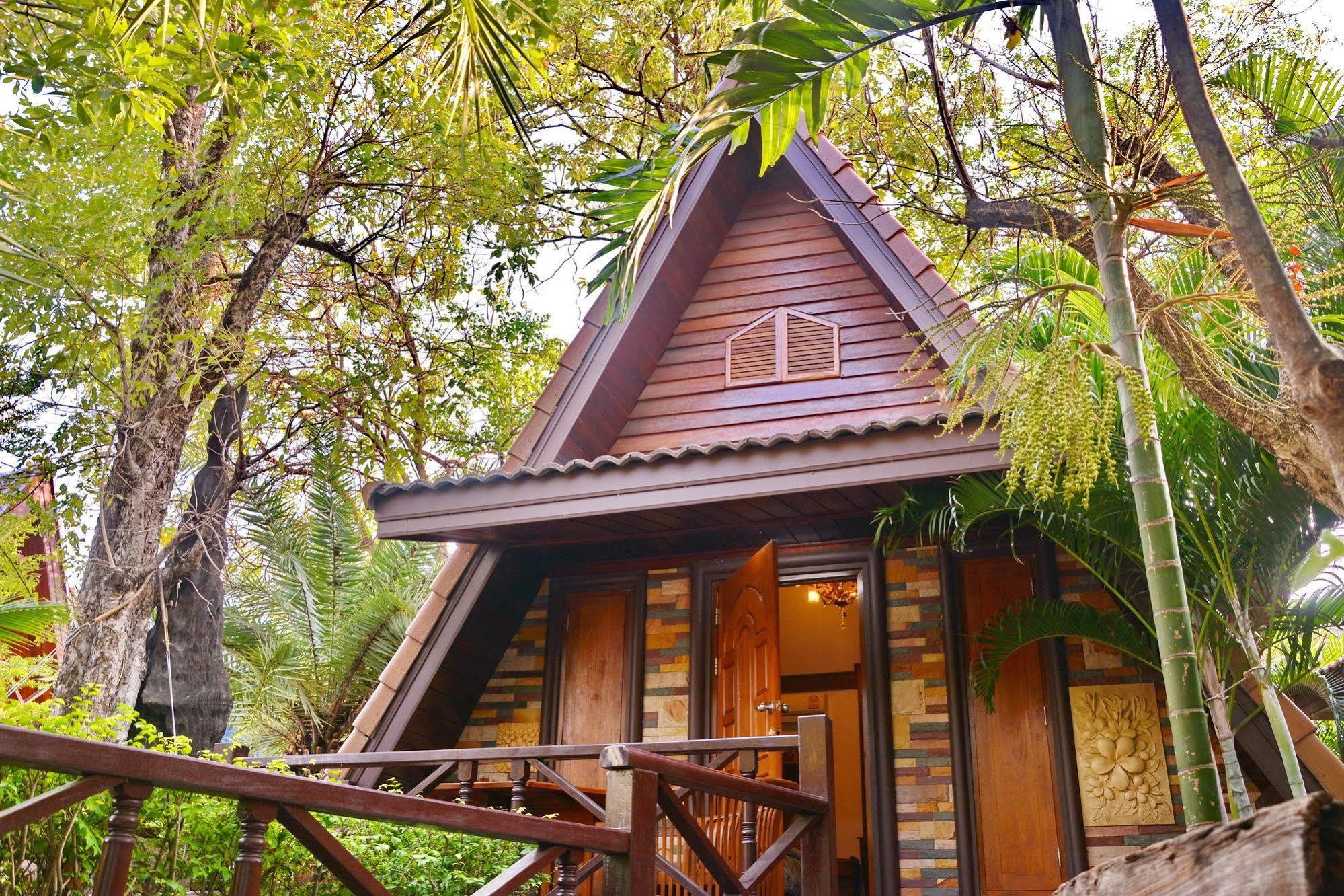 Khunsri Resort Art Boutique Hotel Паттая Екстер'єр фото