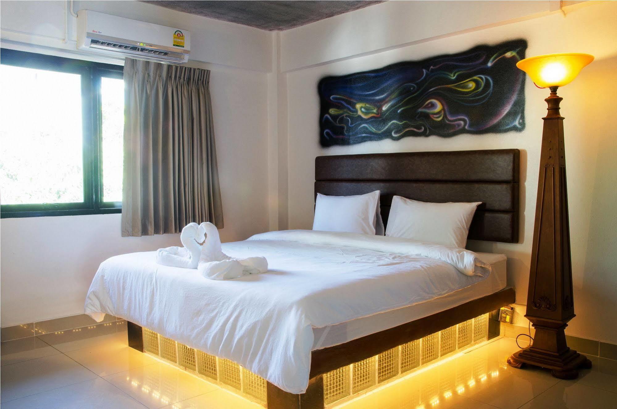 Khunsri Resort Art Boutique Hotel Паттая Екстер'єр фото