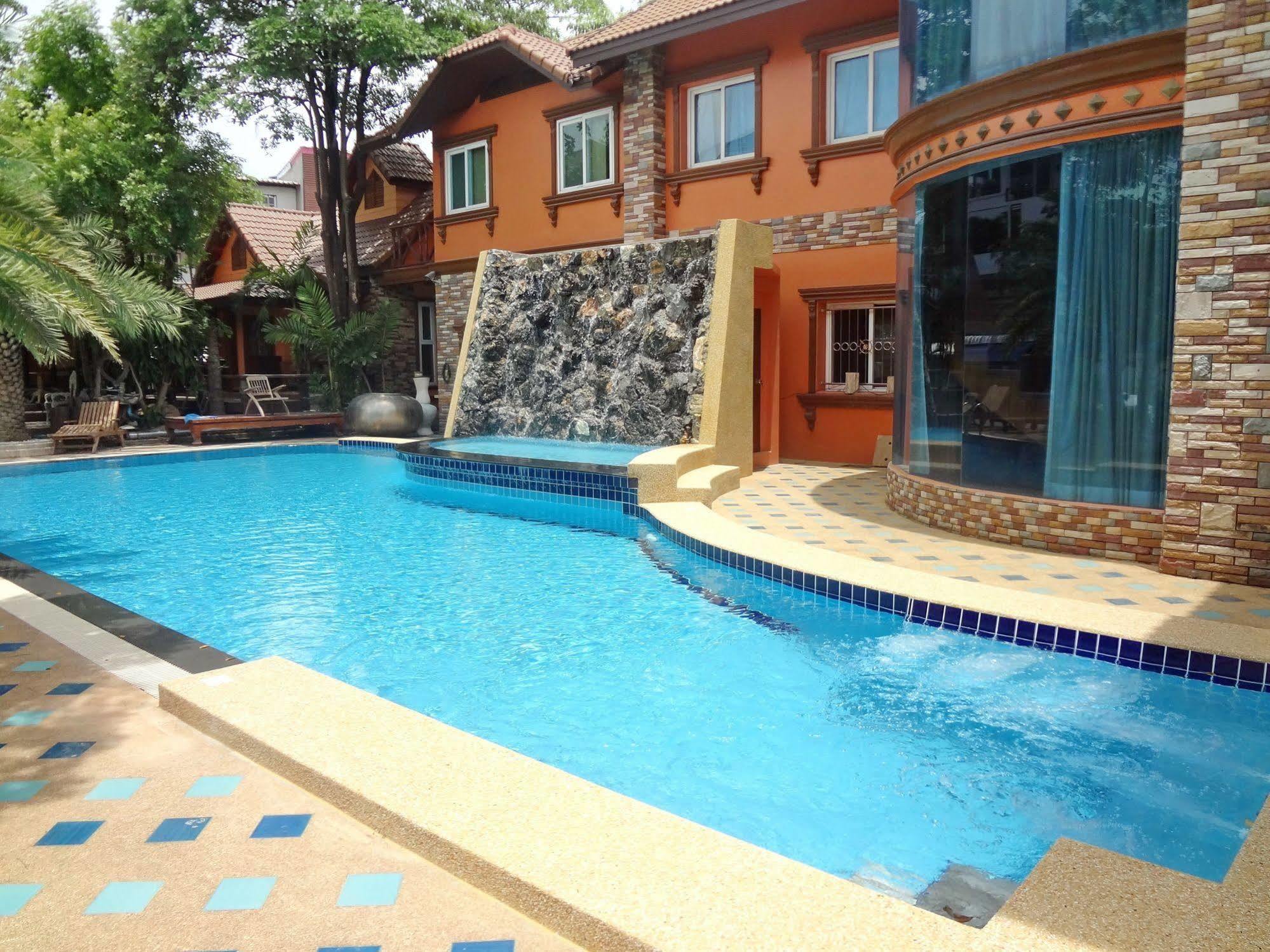 Khunsri Resort Art Boutique Hotel Паттая Екстер'єр фото