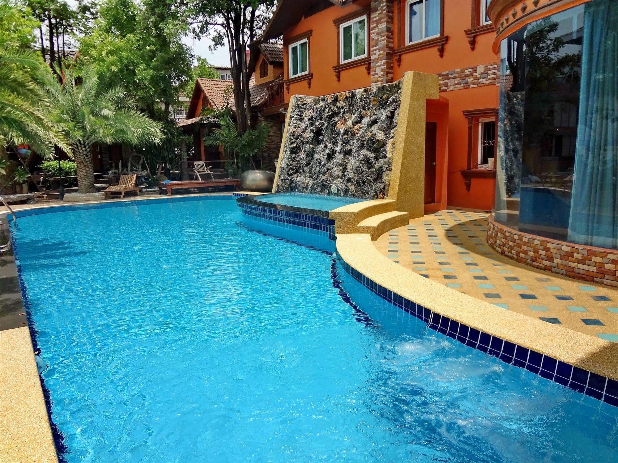 Khunsri Resort Art Boutique Hotel Паттая Екстер'єр фото