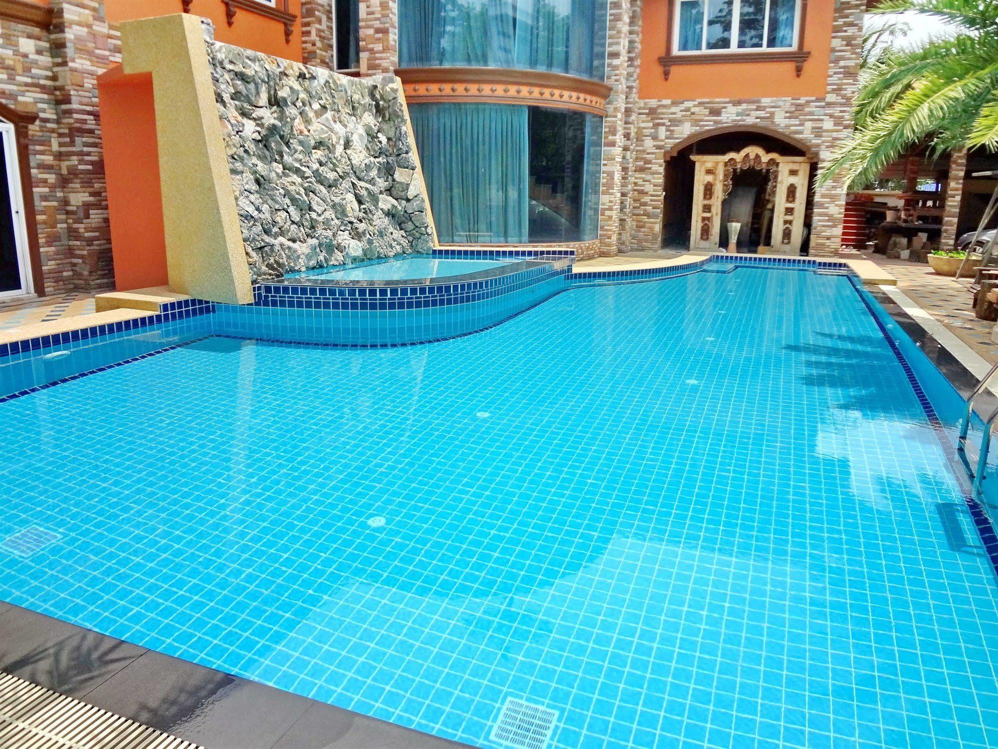 Khunsri Resort Art Boutique Hotel Паттая Екстер'єр фото